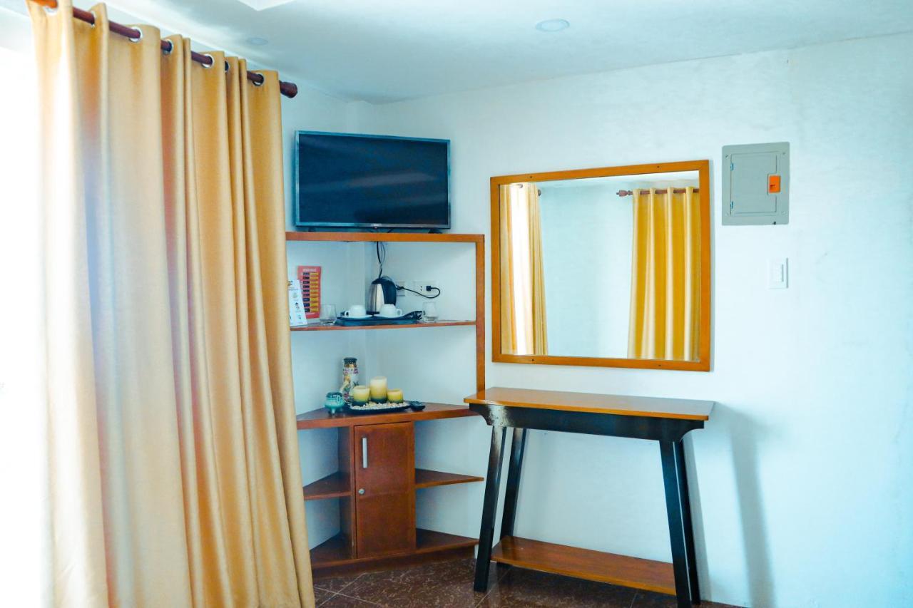 Youhan Beach Resort Сан-Антонио Экстерьер фото