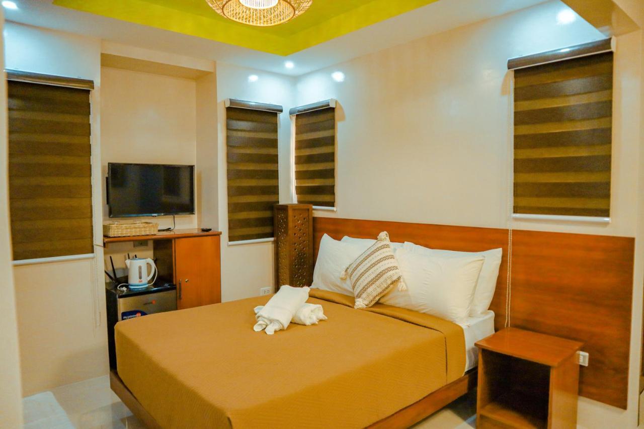 Youhan Beach Resort Сан-Антонио Экстерьер фото